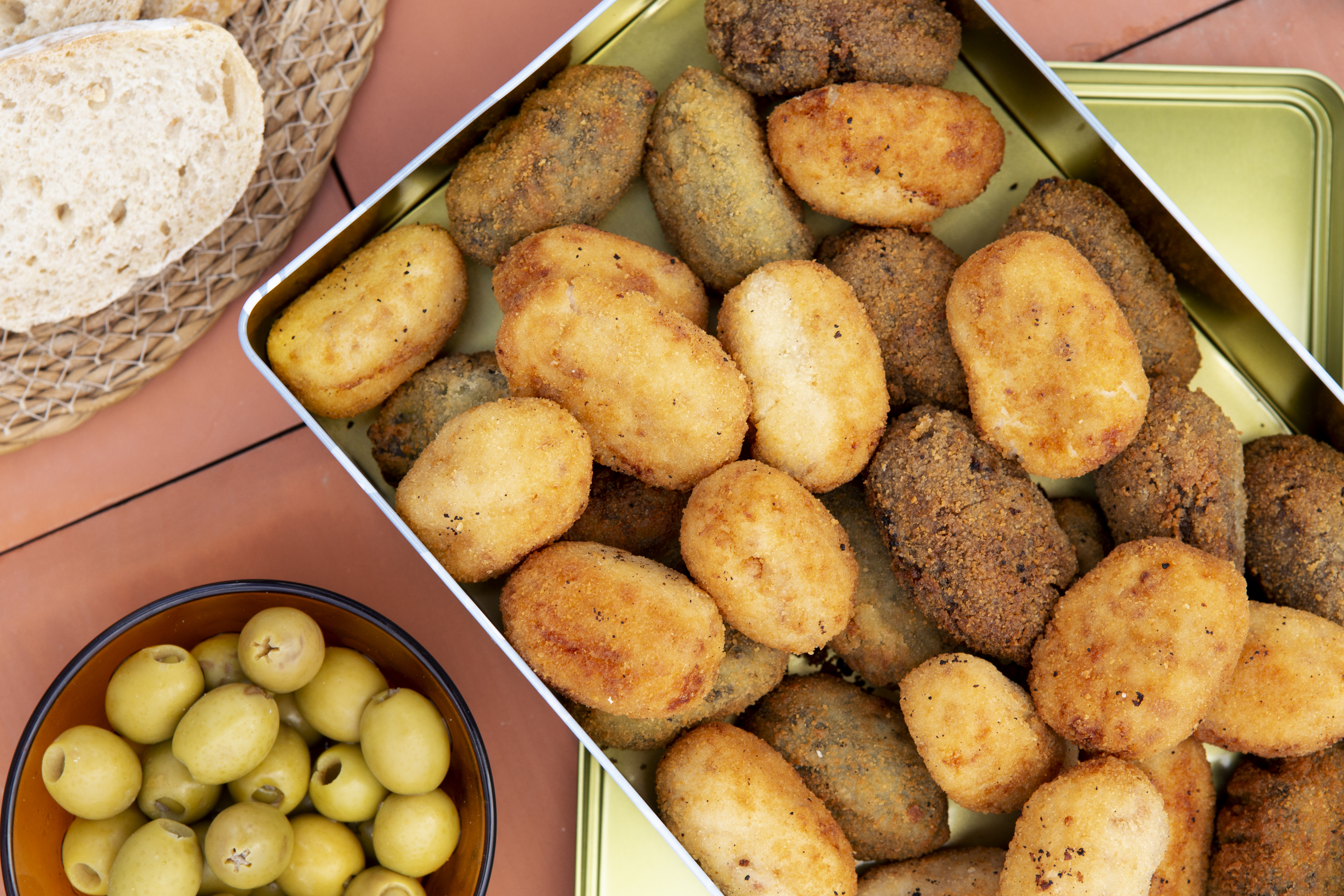 Salgadinhos e azeitonas